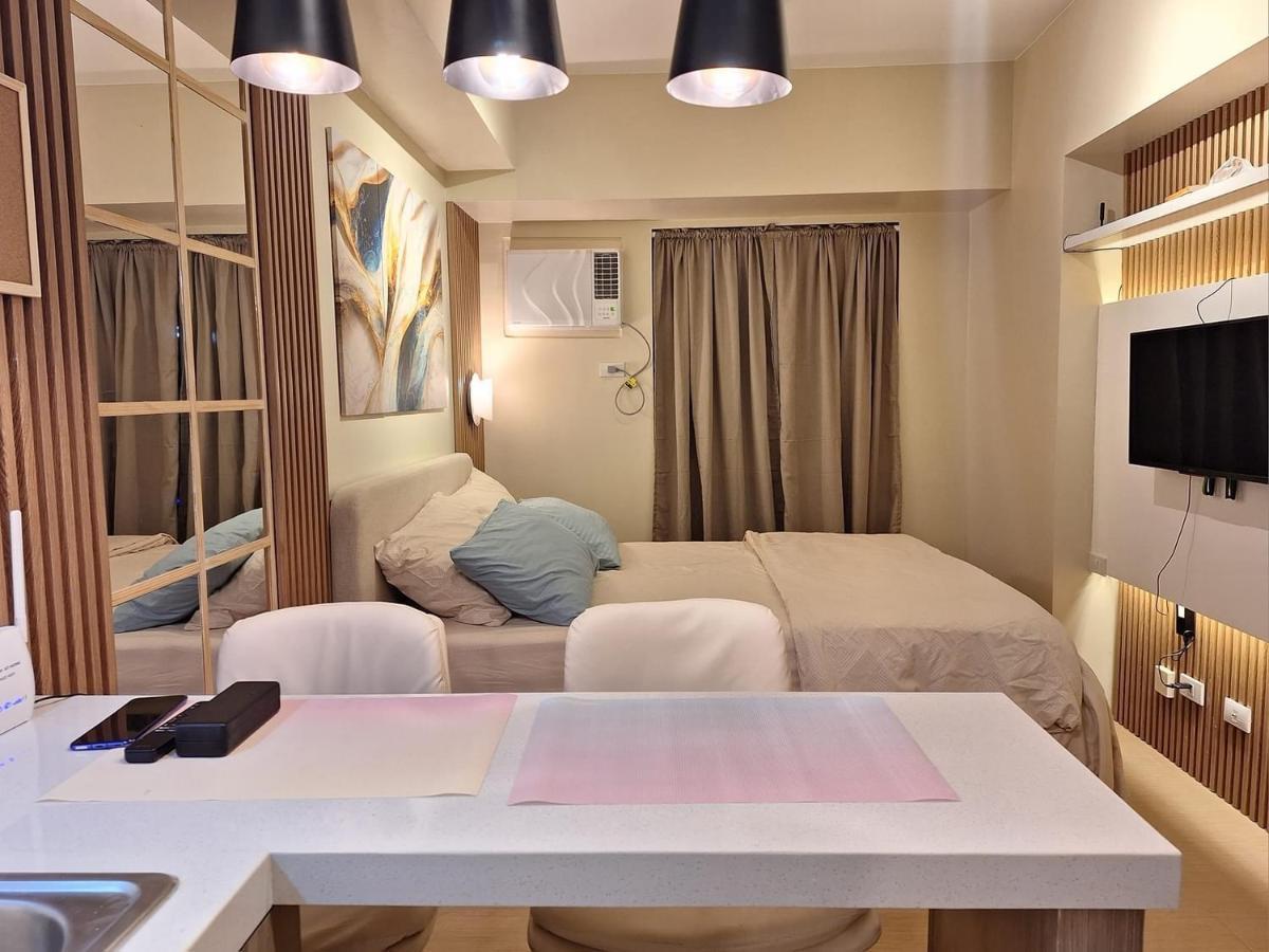 Iloilo Travellers Zen Zone Aparthotel Exteriör bild