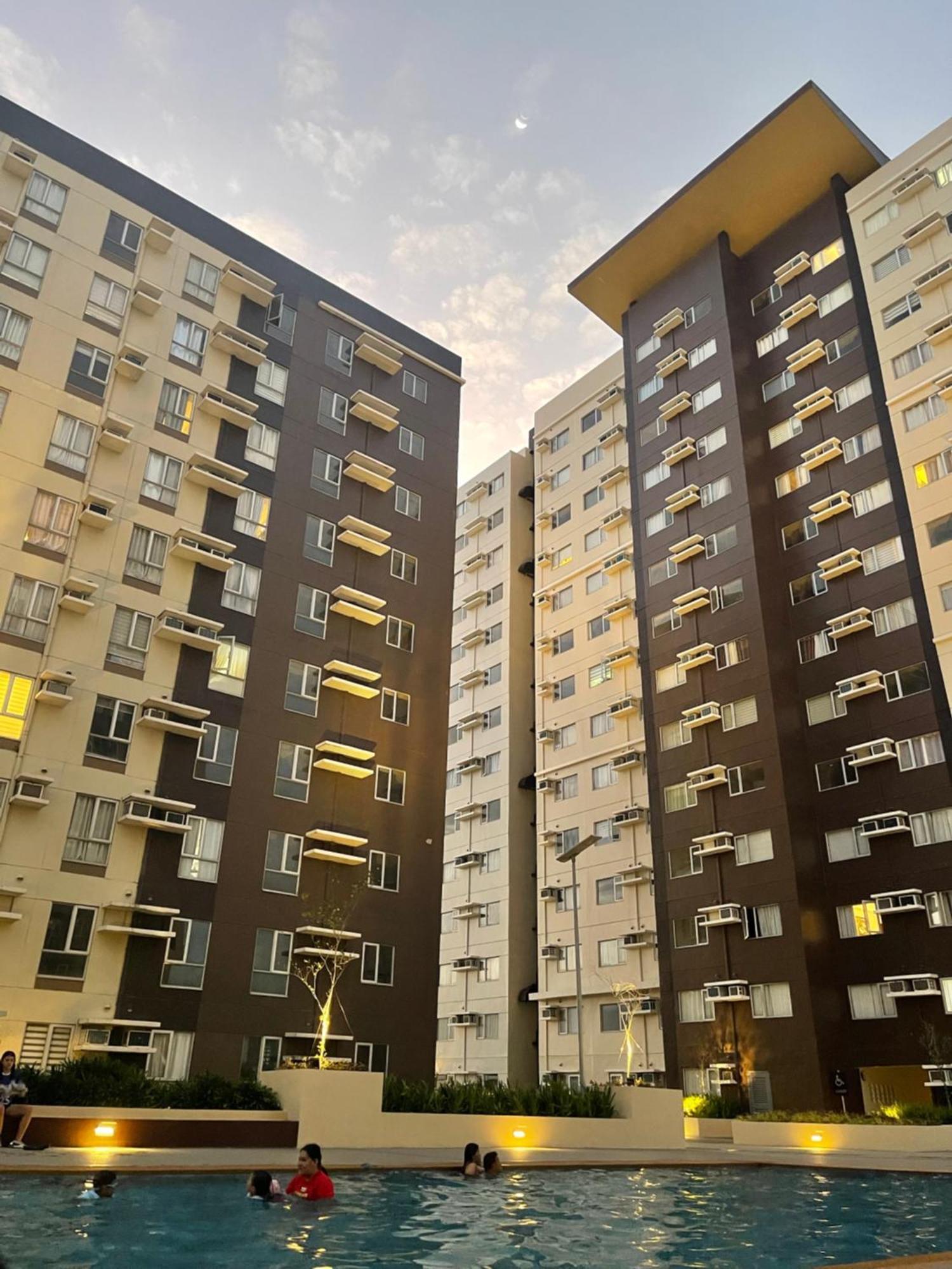 Iloilo Travellers Zen Zone Aparthotel Exteriör bild